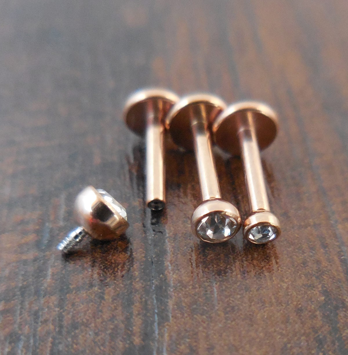 Rose Gold Tone Internally Threaded 18G 2,2.5,3mm Triple Forward Helix Earrings Cartilage Tragus Jewelry 6mm Stud Labret Lip Ring Earring