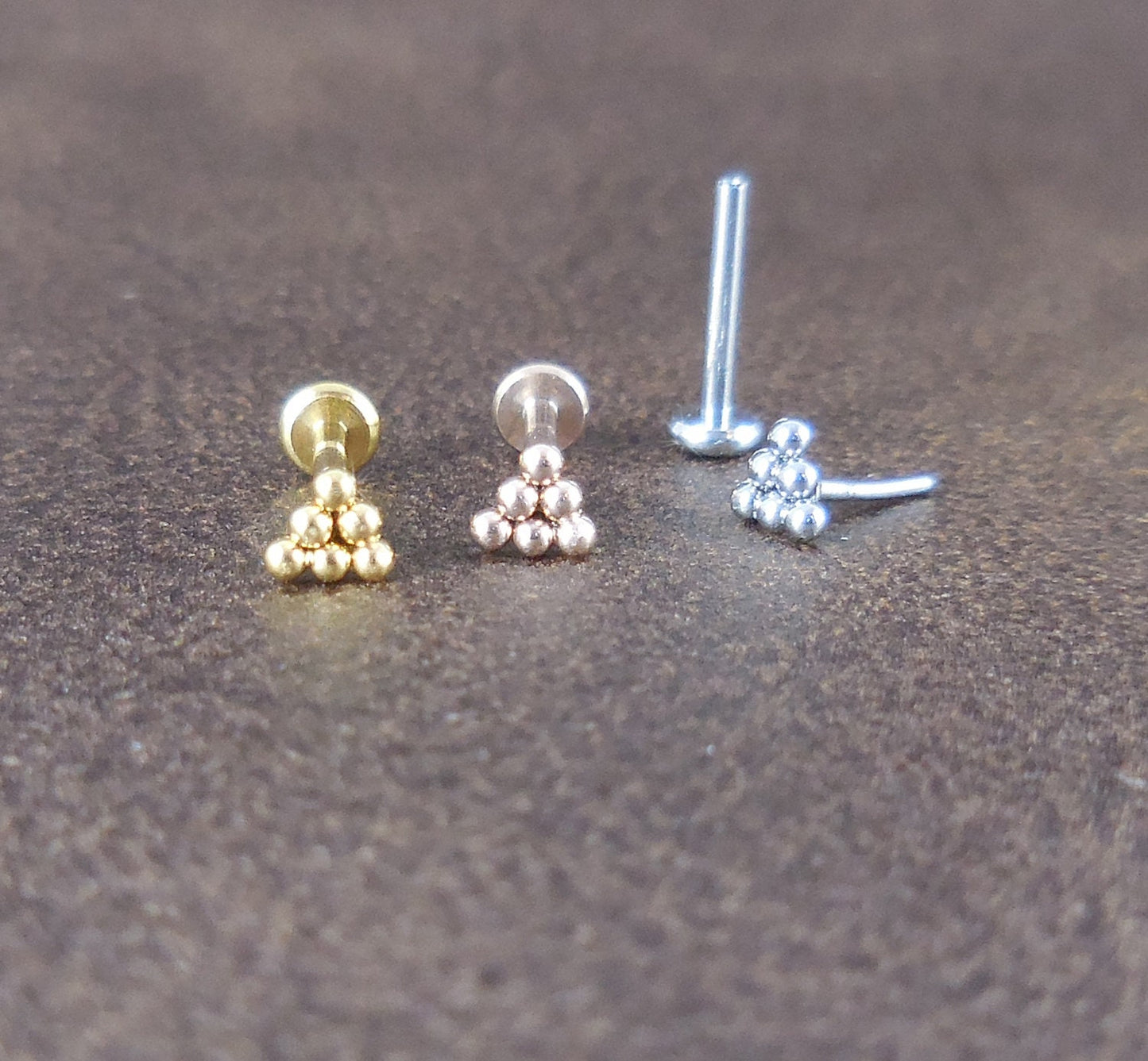 Small Triangle Cluster Labret Stud 16G, 18G, 20G Flatback Threadless Tragus Helix Push Pin Earrings Cartilage Flat Back Gold Tone Nose Stud