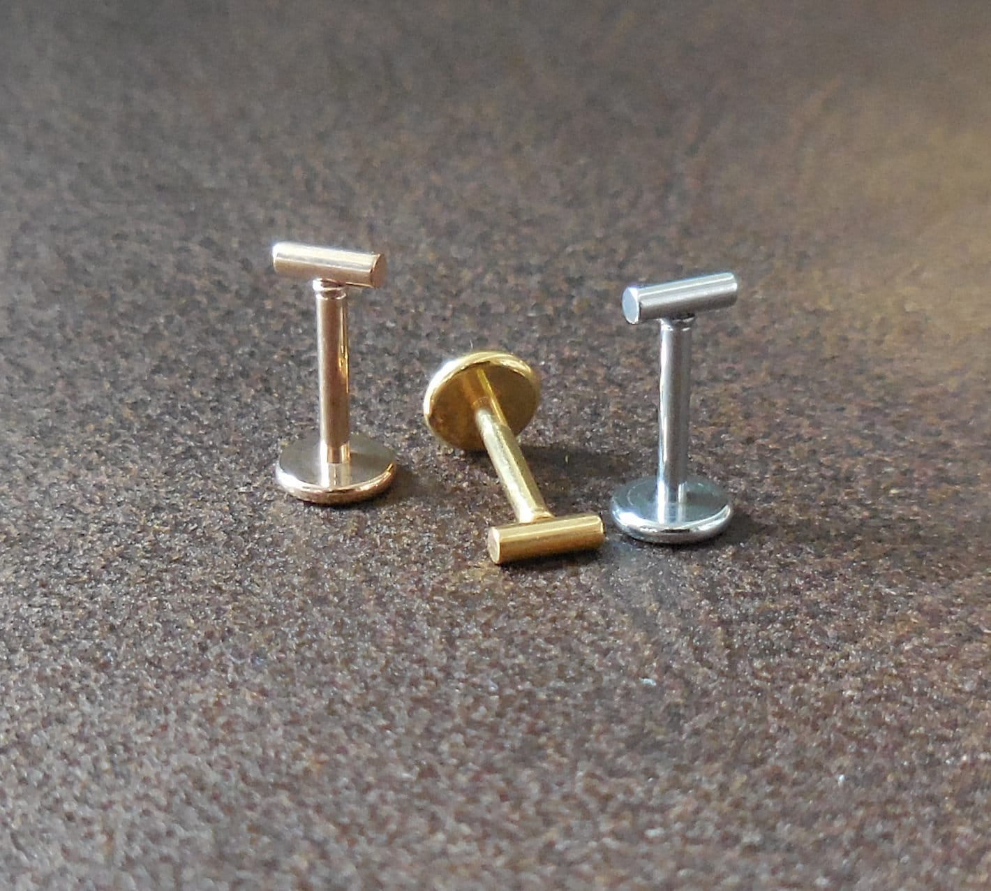 Small Straight Bar Labret Stud 16G, 18G, 20G Flatback Threadless Tragus Helix Push Pin Earrings Cartilage Flat Back Gold Tone Nose Stud