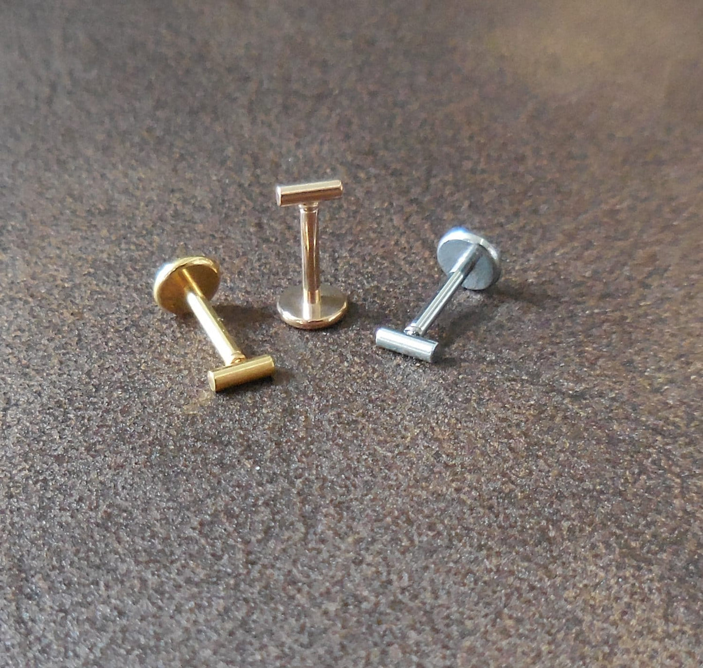 Small Straight Bar Labret Stud 16G, 18G, 20G Flatback Threadless Tragus Helix Push Pin Earrings Cartilage Flat Back Gold Tone Nose Stud