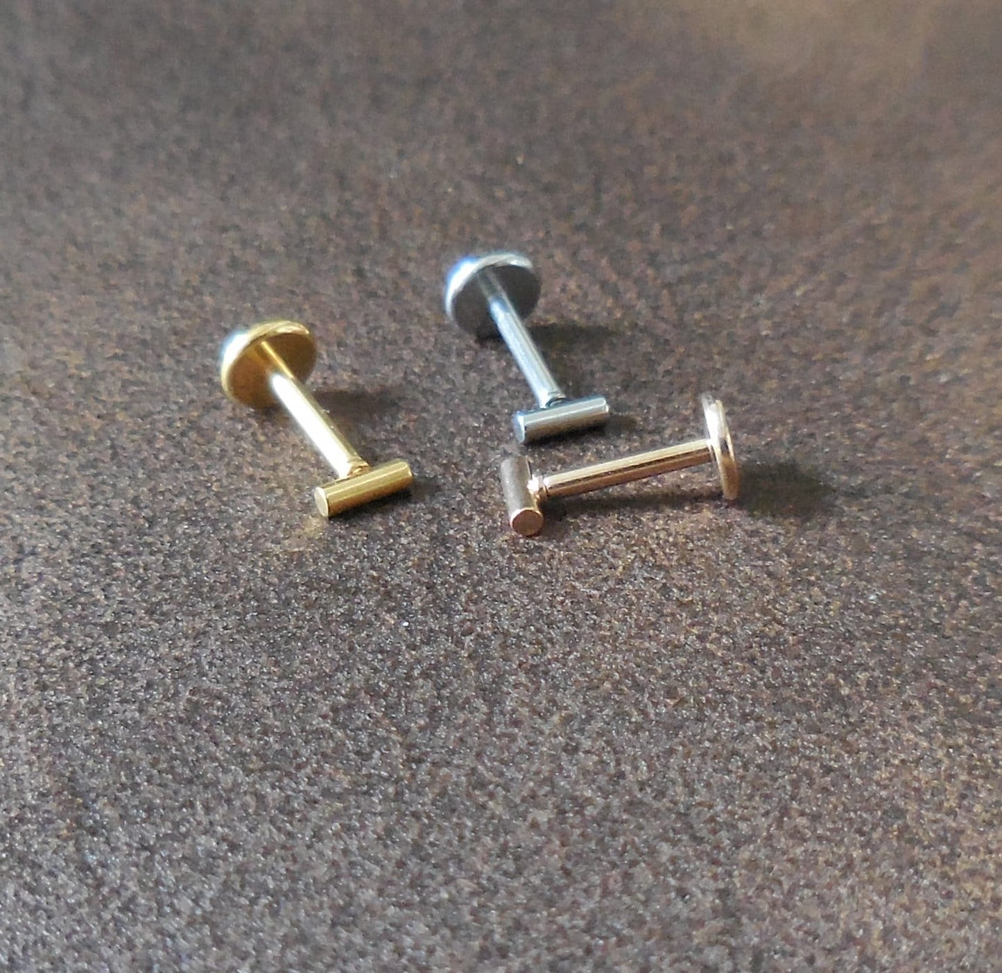 Small Straight Bar Labret Stud 16G, 18G, 20G Flatback Threadless Tragus Helix Push Pin Earrings Cartilage Flat Back Gold Tone Nose Stud