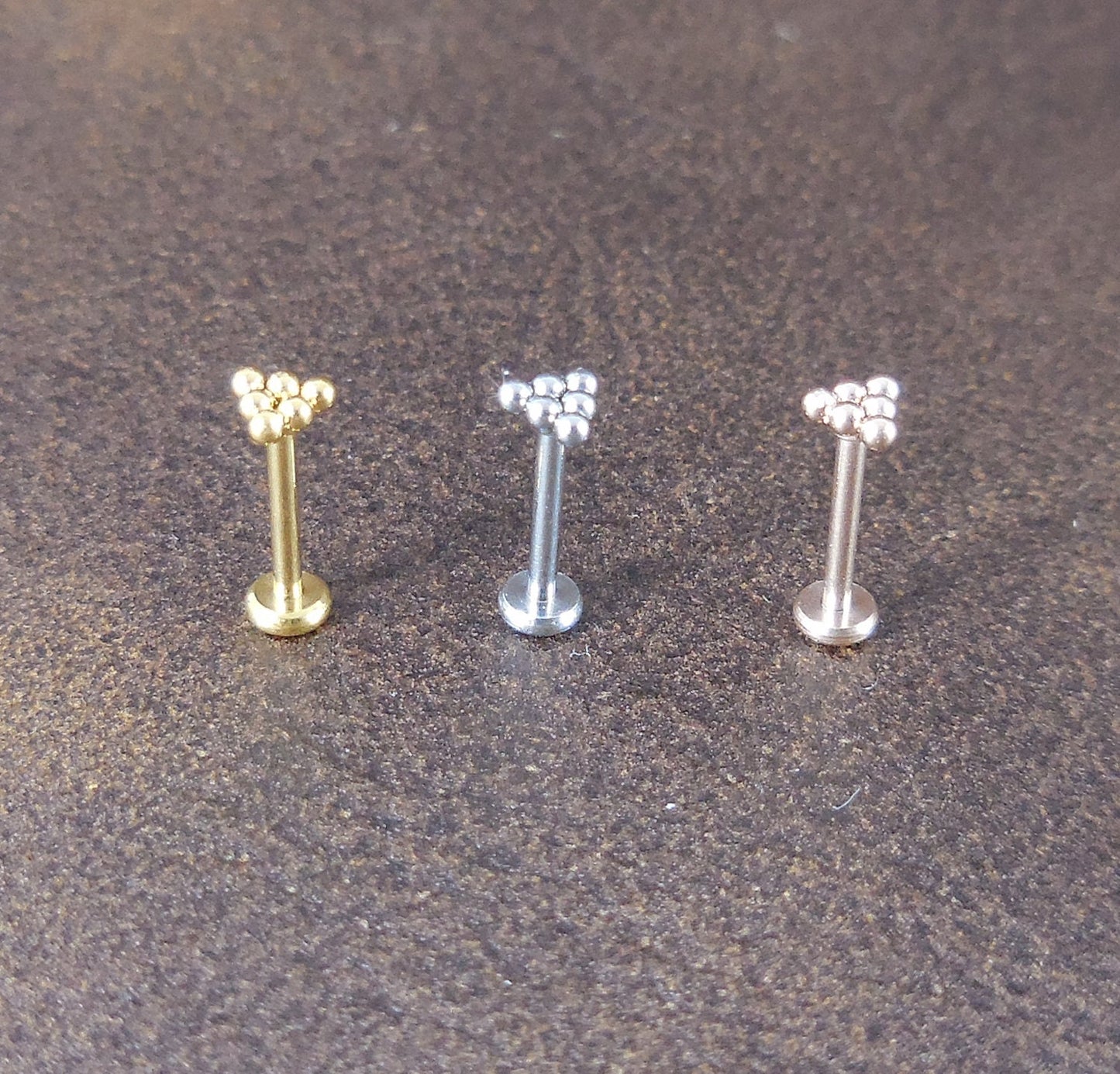 Small Triangle Cluster Labret Stud 16G, 18G, 20G Flatback Threadless Tragus Helix Push Pin Earrings Cartilage Flat Back Gold Tone Nose Stud