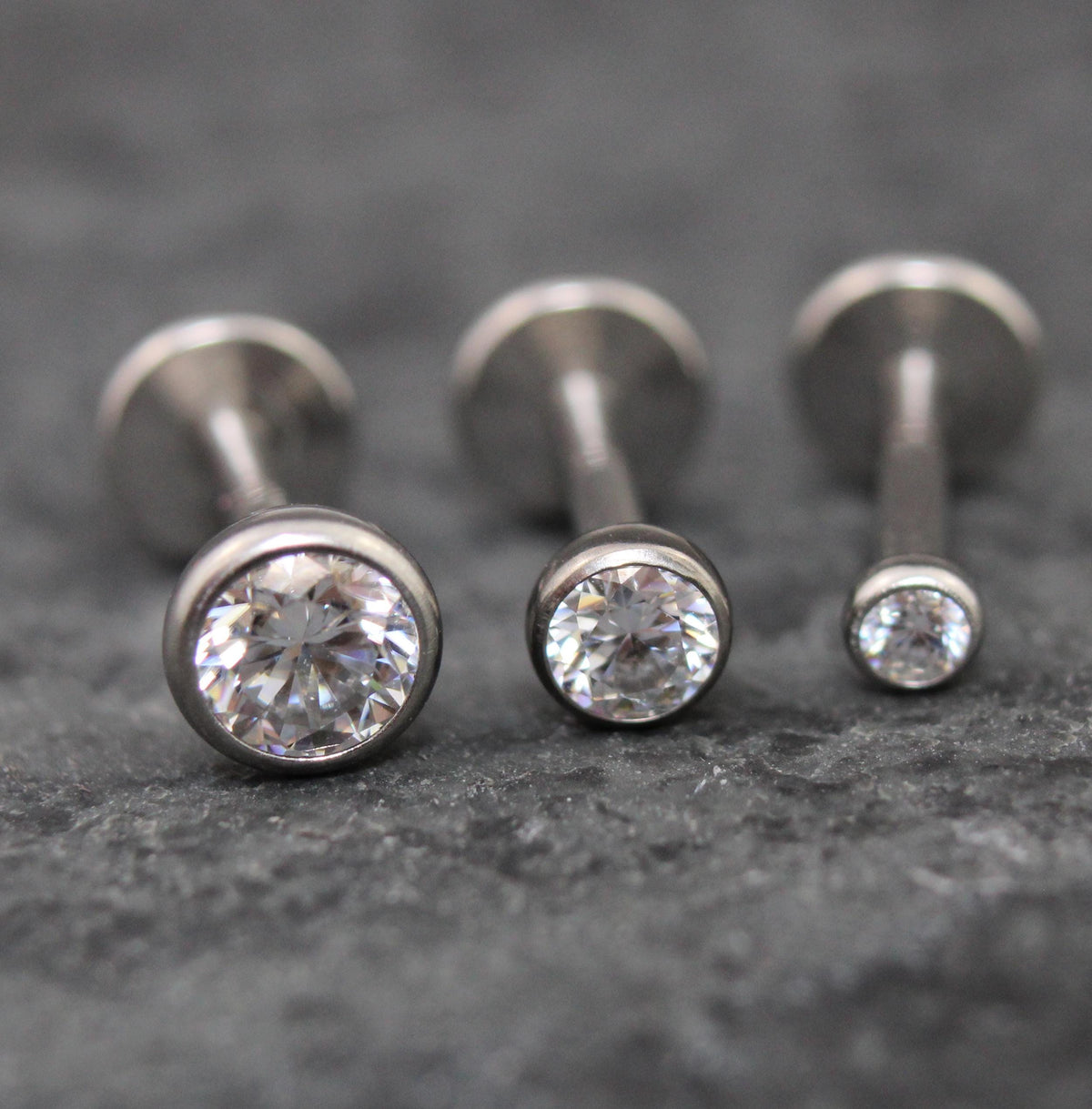 Moissanite Labret Silver Stud Earring, Tragus Earring,  Cartilage Earring, Tragus Piercing Stud, Threadless Push Pin Flat Back Earring Stack