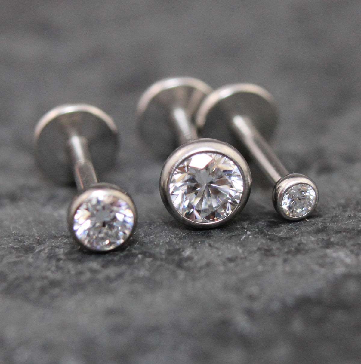 Moissanite Labret Silver Stud Earring, Tragus Earring,  Cartilage Earring, Tragus Piercing Stud, Threadless Push Pin Flat Back Earring Stack