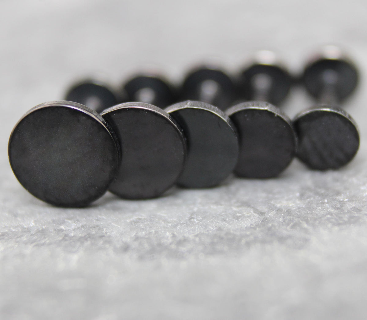 Small Flat Disc Circle Labret Stud • Black Flatback Threadless Earring • Tiny Tragus Earring Piercing Stud • Gold Nose Ring Earring Stack