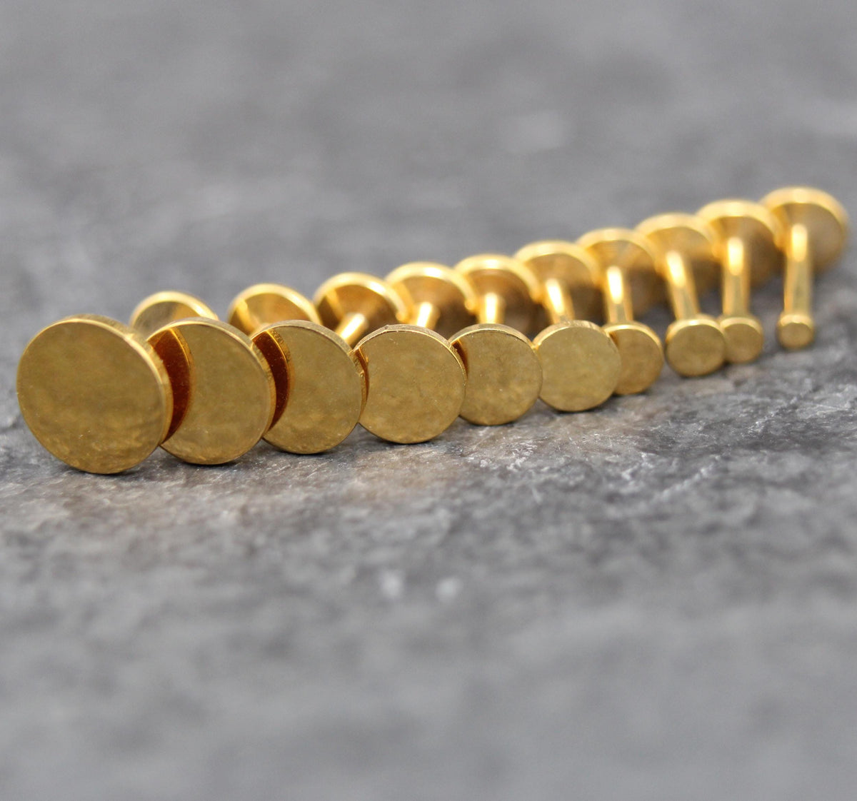 Small Flat Disc Circle Labret Stud 16G, 18G, 20G Flatback Threadless Tragus Helix Push Pin Earrings Cartilage Flat Back Gold Tone Nose Stud